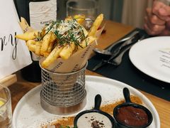 -Mark&Mars Restaurant