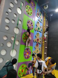 -蹦贝运动中心·蹦床·攀岩·闯关(龙岗店)