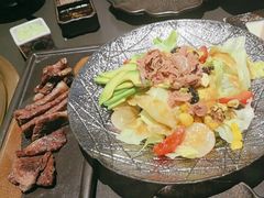 -铭牛烧肉·和牛海鲜自助(高新月牙湖店)