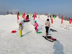 -辽阳弓长岭温泉滑雪场