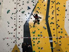 -问山MountQuest攀岩馆