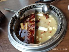 成双锅（清汤+激情）-快乐小羊火锅(河西王府井店)