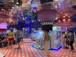 -Qmiss家庭娱乐中心(恒隆广场店)