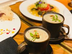 卡布奇诺蘑菇汤配牛肝菌-AZUL by FUEL蓝色·法式酒馆(琶醍店)