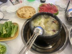 -鲁朗纳麦石锅鸡庄园
