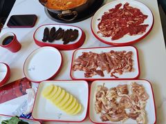 -毛辣果·贵州红酸汤牛肉火锅(西单店)