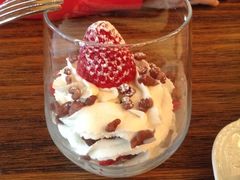 布朗尼草莓奶油杯-治愈系甜品The Soothing Dessert(科海大楼店)