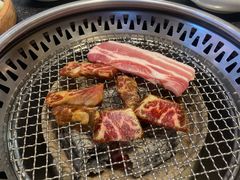 -草家酱蟹炭火烤肉店(珲春南路一店)