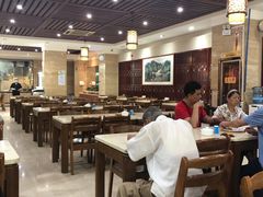 大堂-黄家泡馍馆·非遗老字号·清真(凤九海荣名城店)
