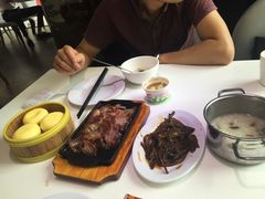 -圣河湾虾饺美食(站前店)