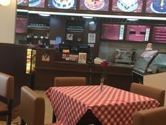 -红宝石·鲜奶小方·海派西点房(南丹店)