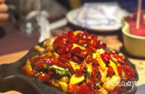 Spicy Stir-fried Chicken Feet