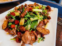 鸡胗炒蚕蛹-巴依老爷新疆餐厅