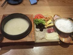 蒙自过桥米线-麦麦山云南菜(复地活力城店)