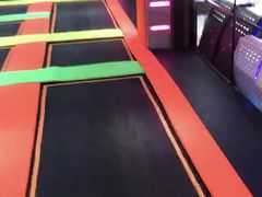 -酷跳蹦床主题公园(万胜广场店)