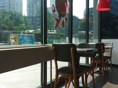 靠窗位-必胜客(大坪英利店)