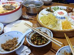 -怪噜范·老贵阳街头名小吃(鸿通城店)