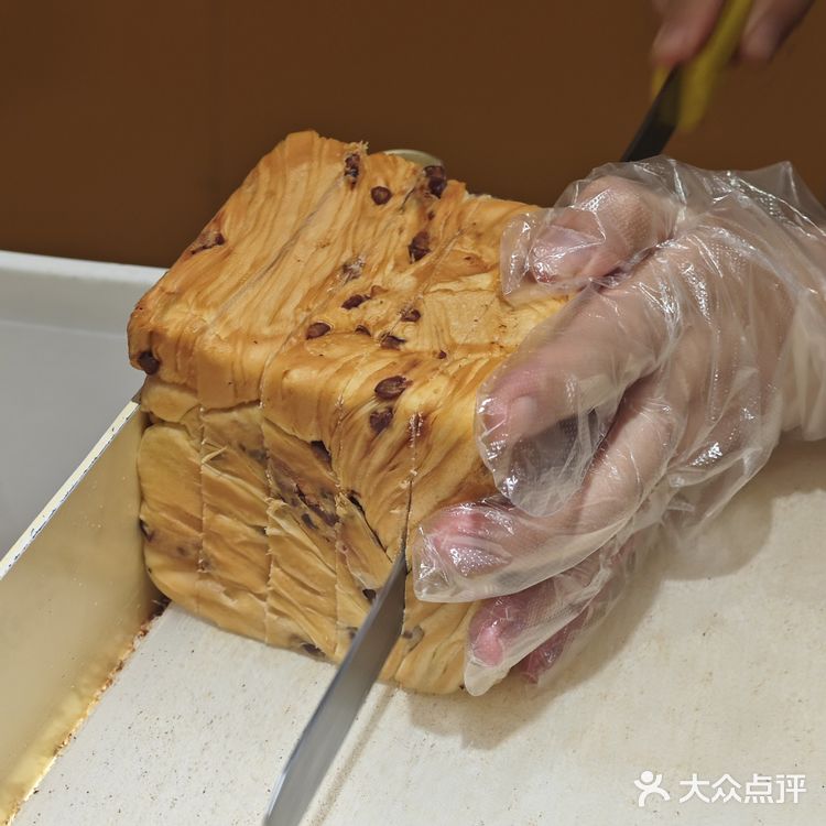 新品尝鲜，哈哈，美美栗栗吐司，看上去就很好吃的样子[色]