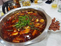 -乡土特色.冷锅鱼.牦牛肉汤锅