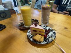 -Rabbit Cafe私房西餐甜点咖啡(栖霞路店)