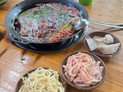 -黄潇洒老火锅(九眼桥宏济巷店)