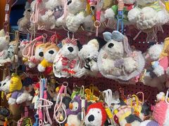 -义乌小商品批发市场(中国小商品城·篁园服装市场店)