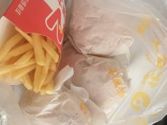 -华莱士·全鸡汉堡(财经学院店)