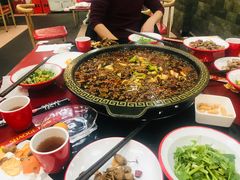 -烧哥美蛙肥肠鱼火锅·十五年社区店