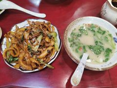 爆炒刀削面配牛肉汤-金杨拉面王小吃面馆·牛三宝面·红烧牛肉粉