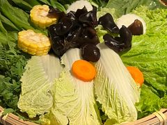 -尚尚仙·酸汤猪手·猪肚鸡火锅(华联万柳购物中心店)