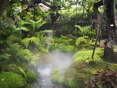 -Chom Cafe and Restaurant