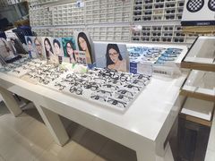 -诺柯视眼镜-蔡司依视路官方工厂店(淞南一店)