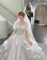 -艾米丽婚纱礼服