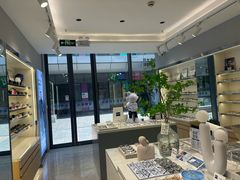 -视野联行眼镜·蔡司·尼康·豪雅·依视路(青浦宝龙店)