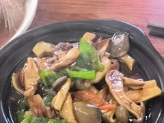 双菇面筋煲-胡子饮食店