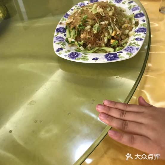 长城饭店(歌山镇人民政府西南)