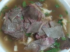 牛肉罩火烧-清真·白家牛肉罩火烧老店(育才街店)