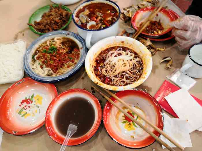 老三样(绿茵路店)-"排队的人巨多啊……来的早不如来的巧……因.