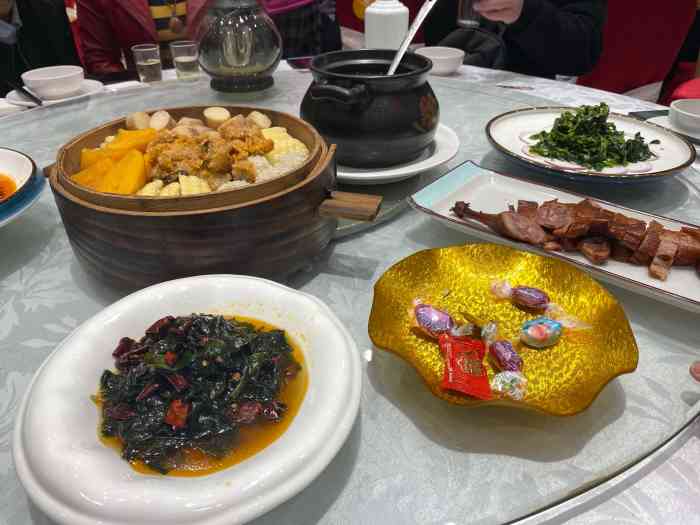 西园大酒楼-"环境干净整洁,服务员的服务态度也很好虽然.