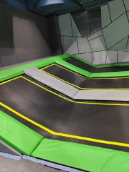 -反弹蹦床公园·亲子乐园·团建·派对(尚品奥莱店)