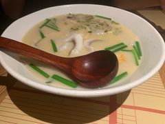 -荣家黄鱼面(南京西路店)