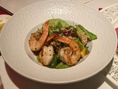 凤尾虾牛油果蔬菜色拉-弦月窗LUNETTE BY AMANDA(复兴路店)