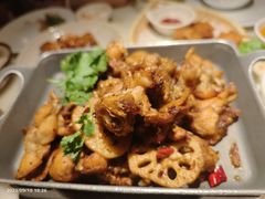 馋嘴香锅牛蛙-佬肥猫(国华广场店)