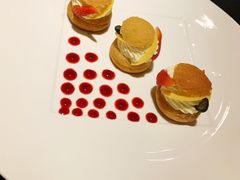 威士忌奶油夹心香甜泡芙酥球-圣丰索菲特·法国餐厅