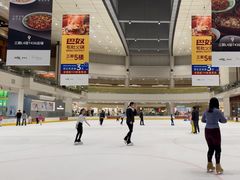 -冰纷万象滑冰场(深圳万象城店)