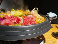 新世界部队火锅-晃晃悠悠酒肉合作社