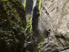 -龙水峡地缝景区