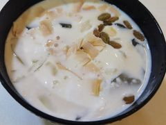 -志龙皇冠吃货椰子铺