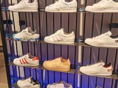 -阿迪达斯(武林银泰三叶草店)