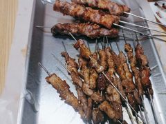 -三个大叔烤羊肉串·歌手驻唱·碳烤鲜肉(西三旗店)